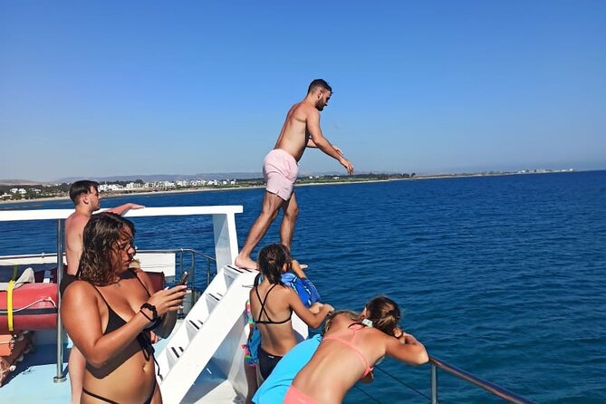 2.5 hour Glass Bottom Boat Trip, Snorkeling, Sliding and Fun - The clear-water swimming stop is the main event
