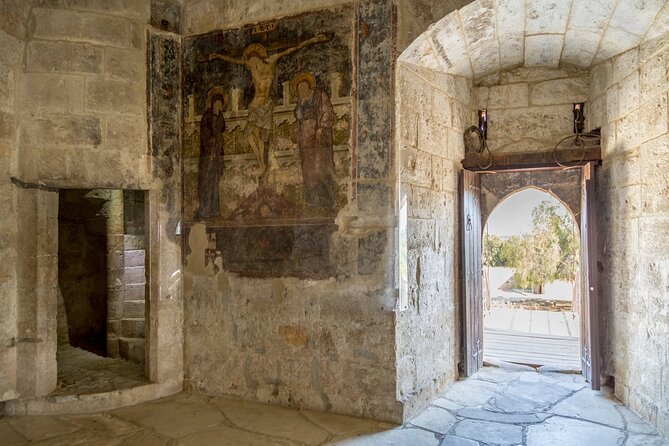 Ancient Kourion, Kolossi Castle, Omodos & Winery Tour from Paphos - Pickup, clothing, and what to bring