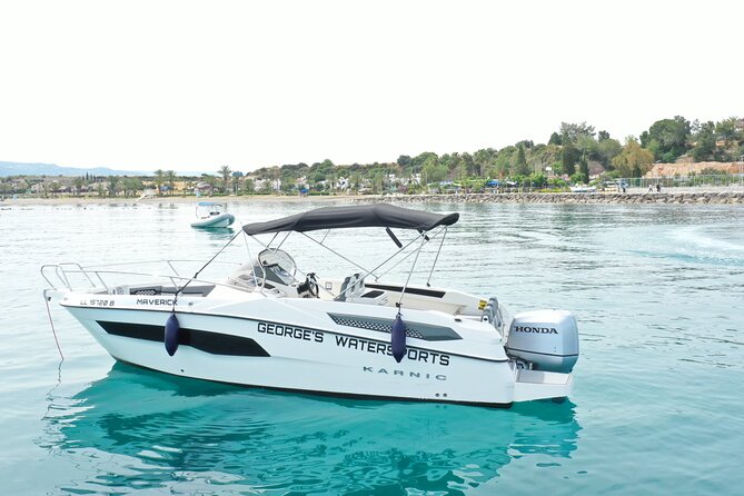 Exclusive line 225hp, self drive boat Karnic SL701 8.0m - Five lagoons and the Blue Lagoon stop