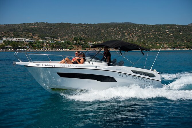 Karnic SL702 boat with driver, WC,Cabin, BT music and shower - Starting at Latchi Harbour