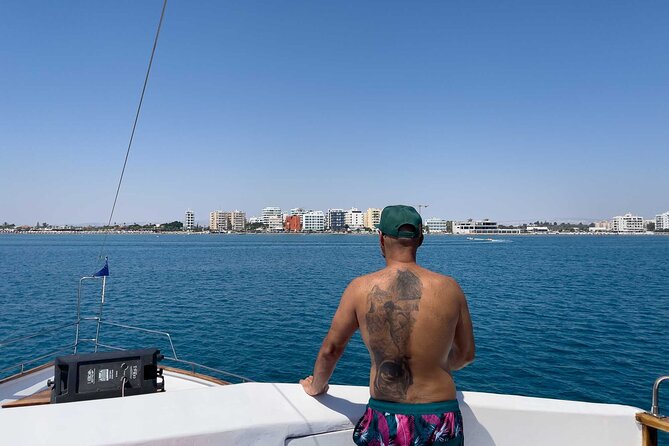 Larnaca Bay Cruise - How the crew affects the experience