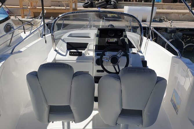 Luxury Karnic SL701 Boat with driver to Blue Lagoon & more - Why the Karnic SL701 changes the day