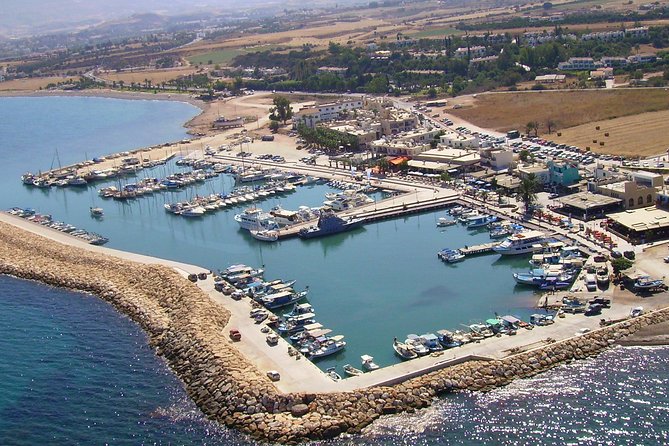 Luxury Private Motor Yacht Jeanneau NC33 to Blue Lagoon & more... - What the Jeanneau NC33 adds to the day
