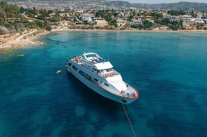 Ocean Flyer VIP Cruise from Paphos Adults Only - Lunch, cocktails, and attentive service
