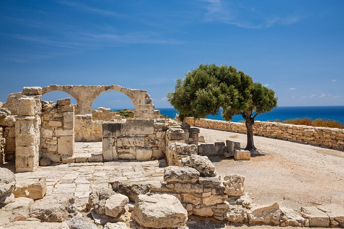 Pafos and Kourion Coach Excursion in Italian - Group size, comfort, and the pace of the day