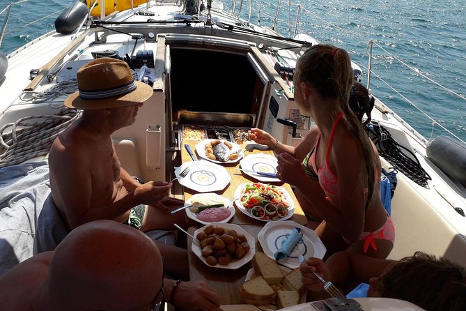 Private cruise with a sailing yacht Koursaros - Leaving Larnaca for the open water