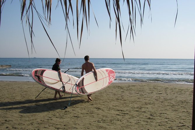 Stand Up Paddle Lesson - Learning to paddle along Mackenzie Beach