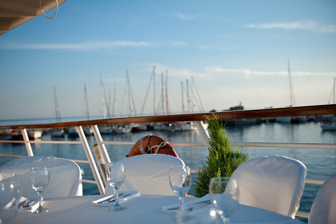 Wave Dancer Deluxe Night Cruise with Fireworks - Adults Only - Sailing east toward Atlantida Bay
