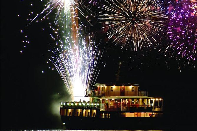 Wave Dancer Fireworks Night Cruise - Fireworks from your dinner table
