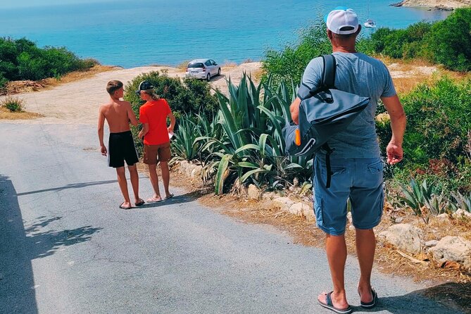 XploreMe! - Coral Bay Scavenger Hunt Outdoor Activity - Three hours of walking, puzzles, and heat